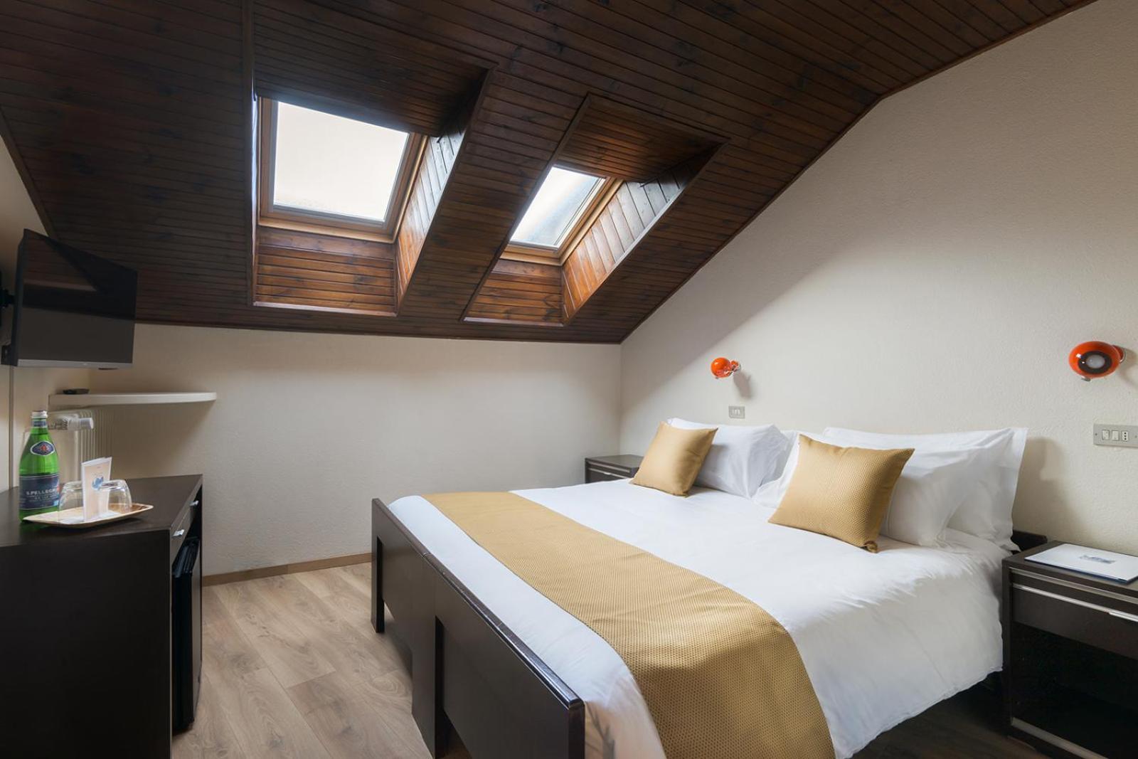 Hotel Mirella Понте-ди-Леньо Экстерьер фото